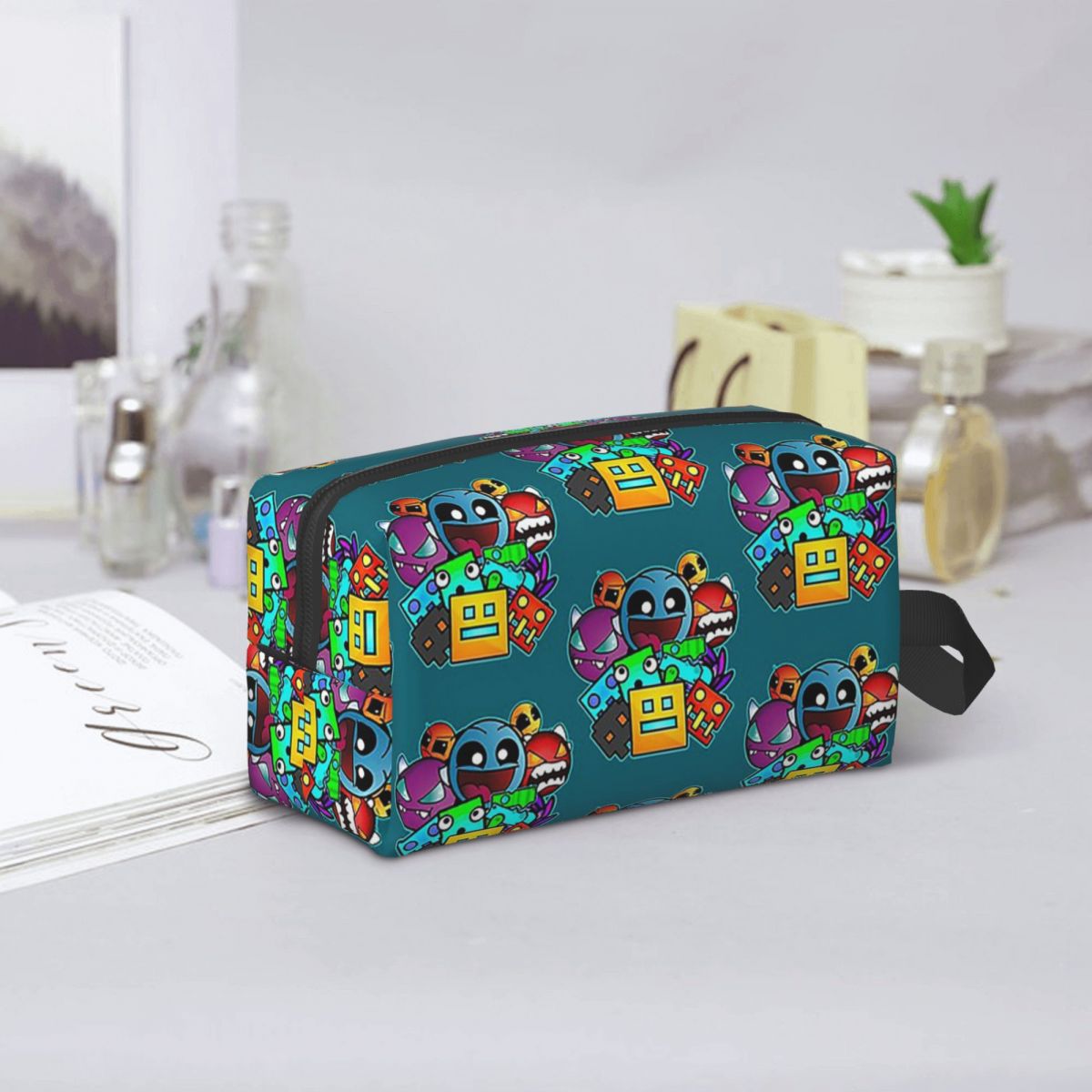 Bolsa de maquillaje Geometry D - Beauty Makeup Game reseña y precio